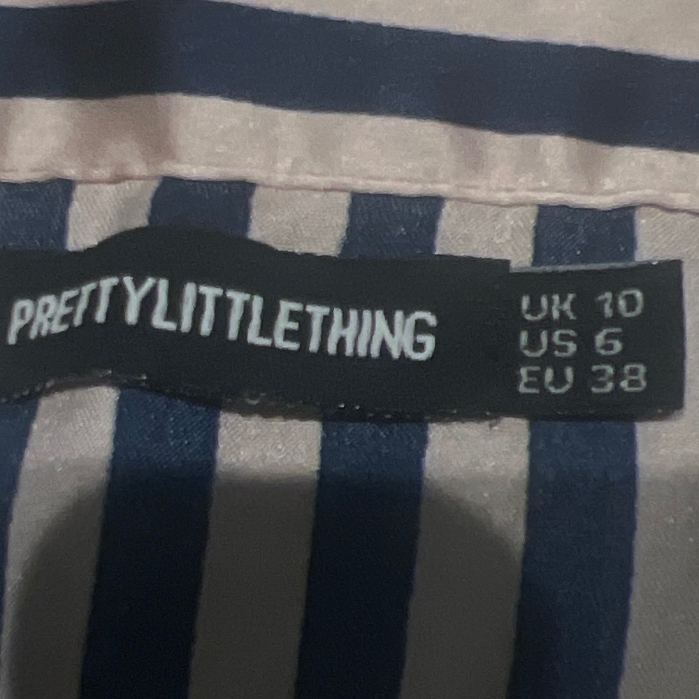 PrettyLittleThing Navy Satin Pinstripe Short‎ Sleeve Pajama Top Button Down US 6 - Picture 3 of 4